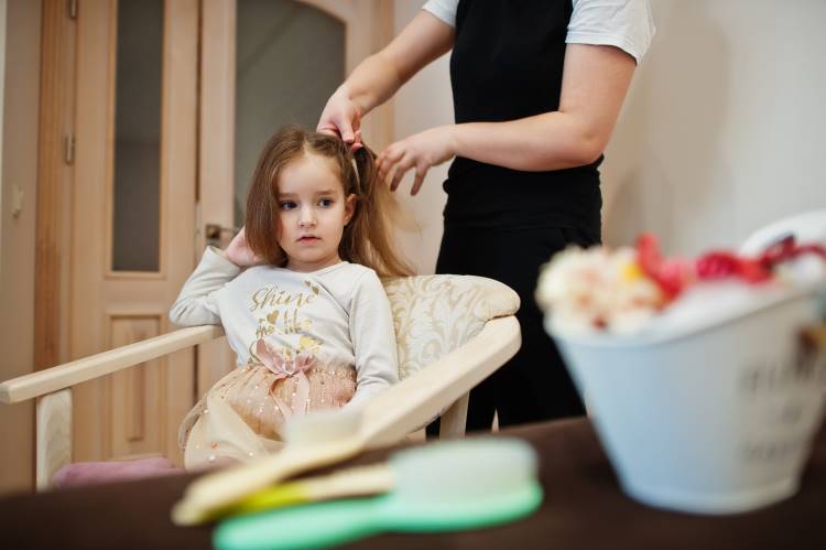 detangle hair knot in child