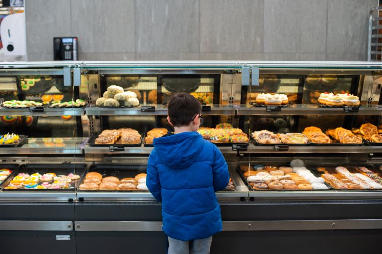 doughnut aisle purchase child