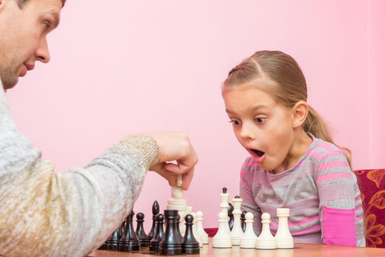 let child win chess play dad