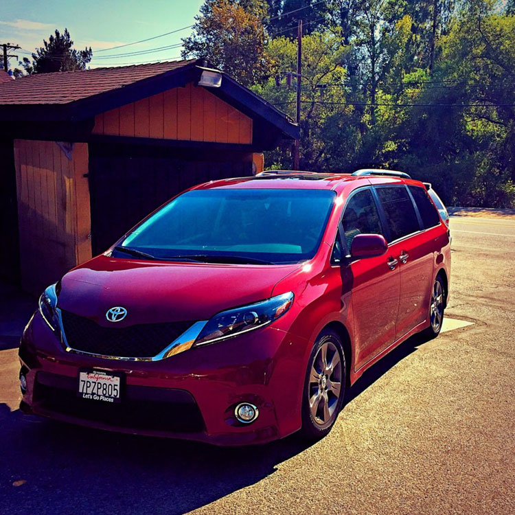 Best Cars for Dads Toyota Sienna