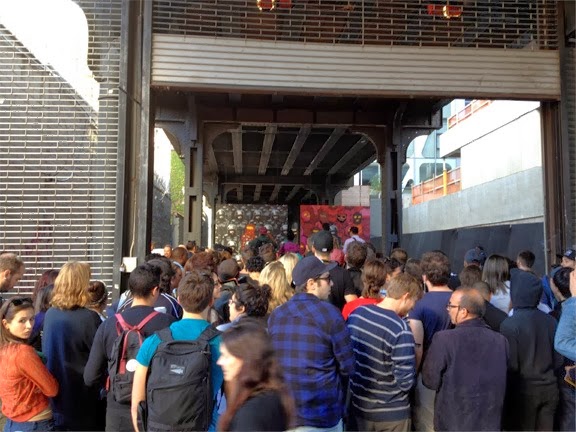 banksy crowd