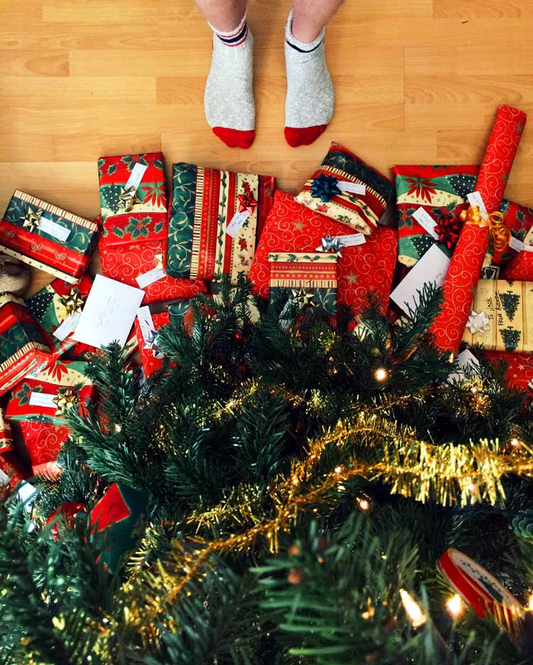christmas-presents-tree