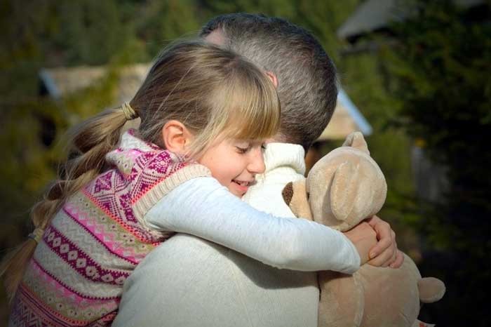 father daughter hug diva