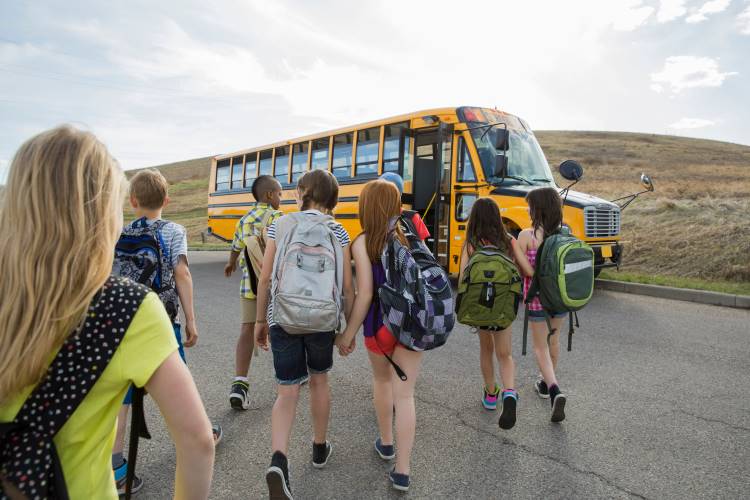 school field trip bus backpacks 1