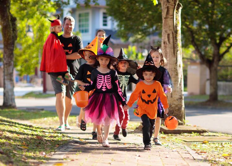 trick-or-treating tips kids family